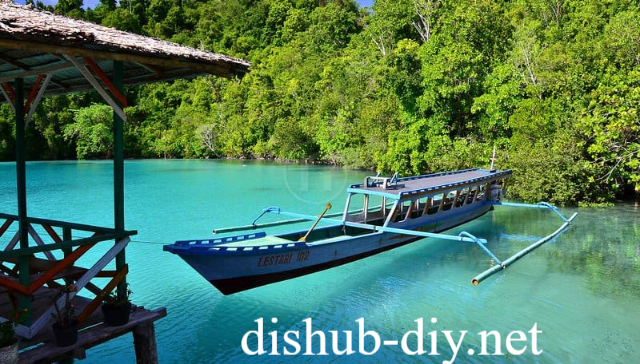 Wisata Keluarga Menikmati Keindahan Tomini Bay